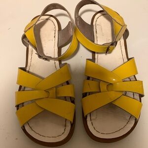 Salt water Hoyway Bright yellow Sandals 6
